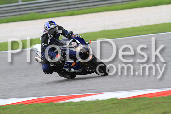 01_101030_00406_RevClub