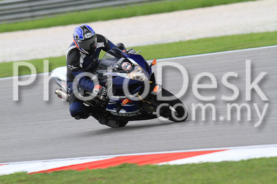 01_101030_00407_RevClub