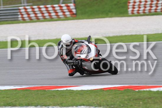 01_101030_00412_RevClub