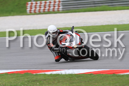 01_101030_00413_RevClub