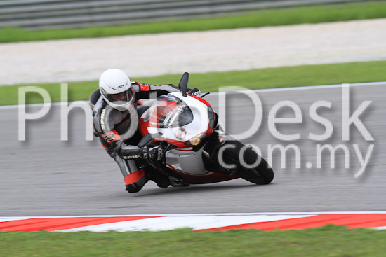 01_101030_00414_RevClub