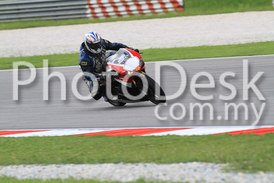 01_101030_00417_RevClub