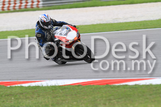 01_101030_00419_RevClub