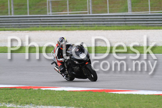 01_101030_00422_RevClub