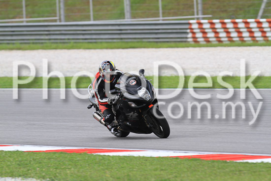 01_101030_00423_RevClub