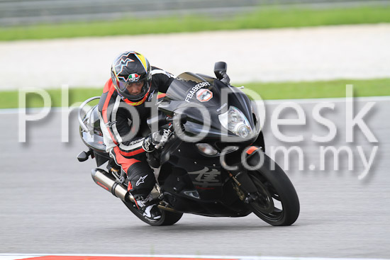 01_101030_00428_RevClub