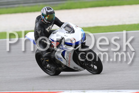 01_101030_00433_RevClub