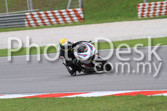 01_101030_00443_RevClub