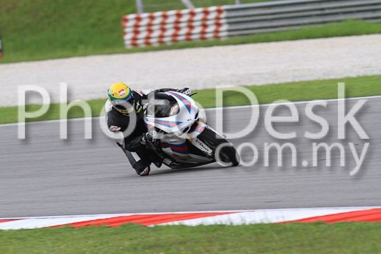 01_101030_00444_RevClub