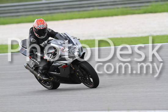 01_101030_00456_RevClub