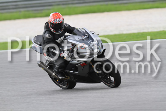 01_101030_00457_RevClub