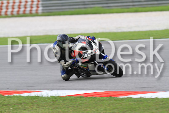 01_101030_00458_RevClub