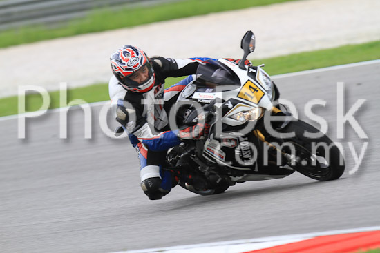 01_101030_00469_RevClub