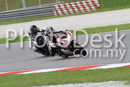 01_101030_00475_RevClub