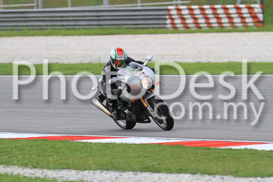 01_101030_00482_RevClub