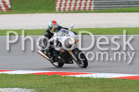 01_101030_00484_RevClub