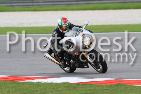 01_101030_00486_RevClub