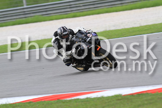 01_101030_00490_RevClub