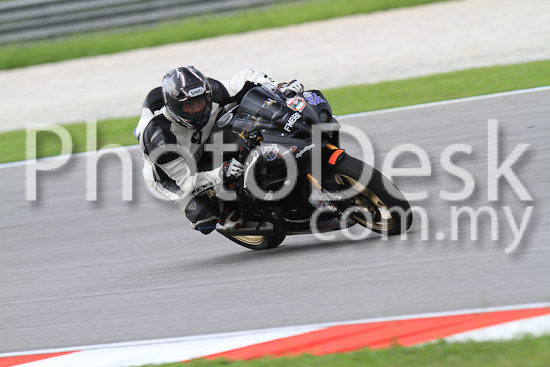 01_101030_00492_RevClub