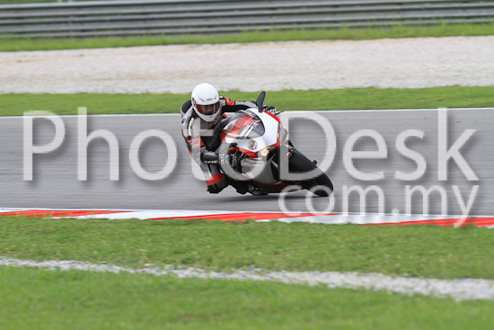 01_101030_00496_RevClub