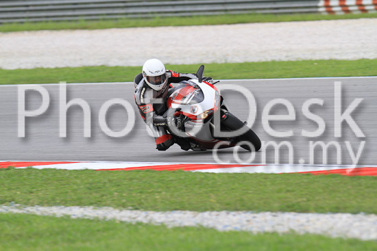 01_101030_00497_RevClub