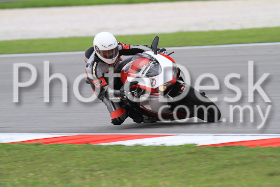 01_101030_00500_RevClub