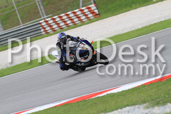 01_101030_00504_RevClub