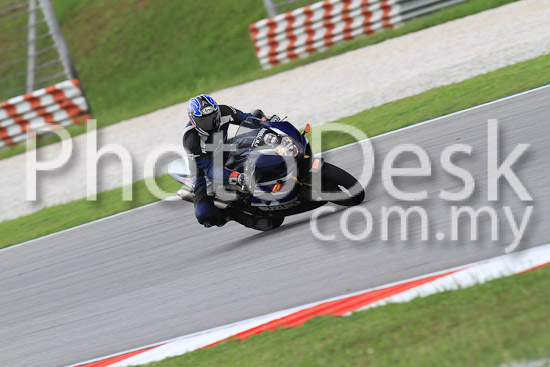 01_101030_00505_RevClub