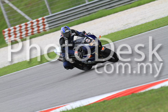 01_101030_00506_RevClub