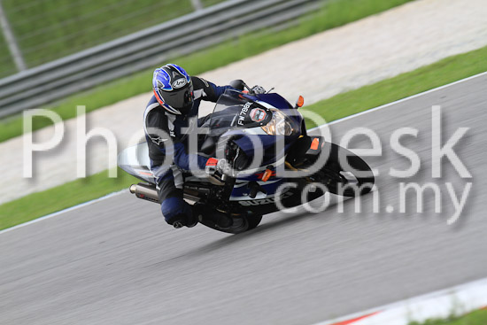 01_101030_00507_RevClub