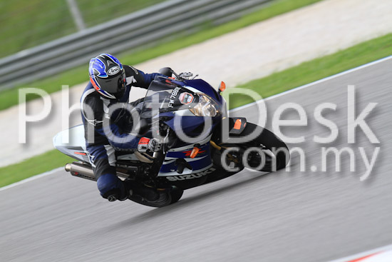 01_101030_00508_RevClub