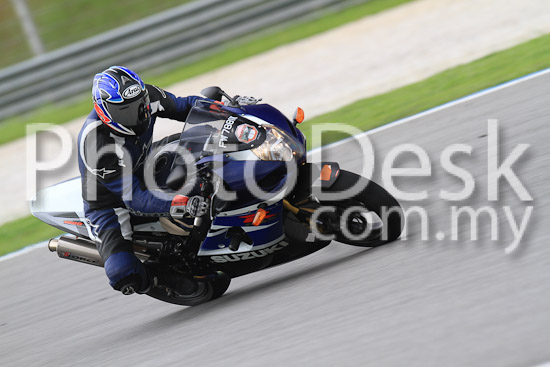 01_101030_00509_RevClub