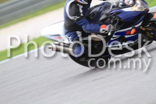 01_101030_00511_RevClub