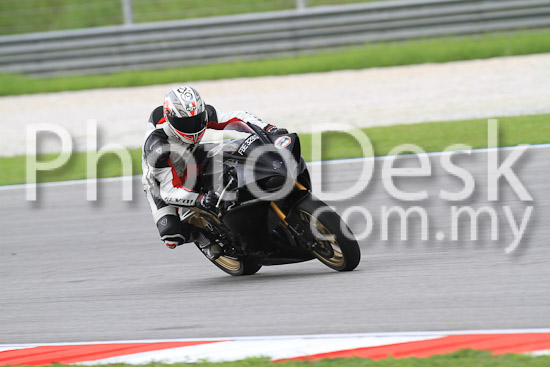 01_101030_00512_RevClub