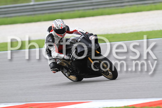 01_101030_00513_RevClub