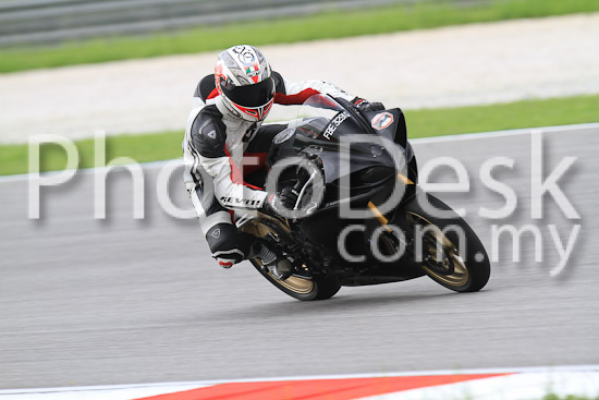 01_101030_00514_RevClub