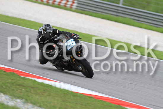 01_101030_00516_RevClub