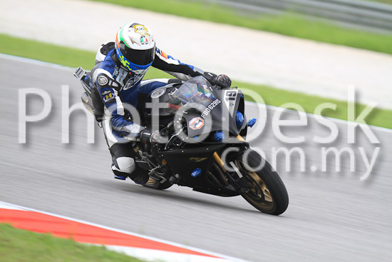 01_101030_00523_RevClub