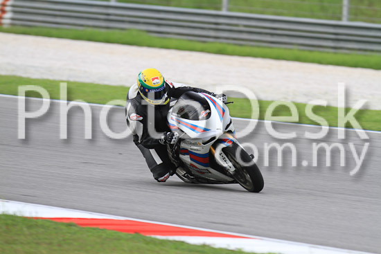 01_101030_00530_RevClub