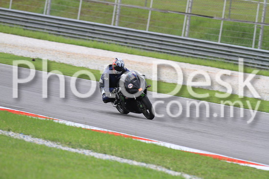 01_101030_00537_RevClub