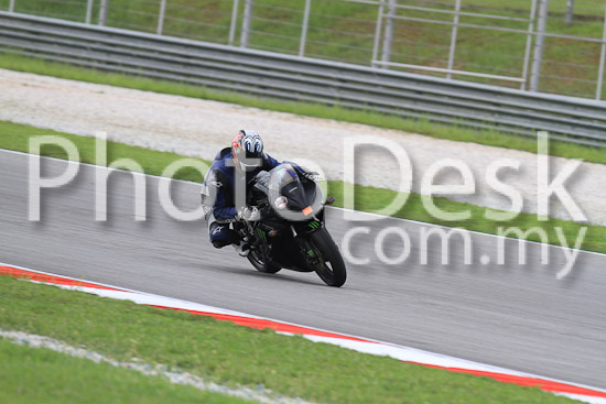 01_101030_00539_RevClub