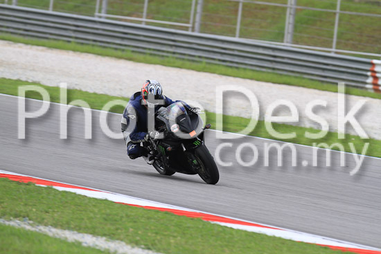 01_101030_00540_RevClub