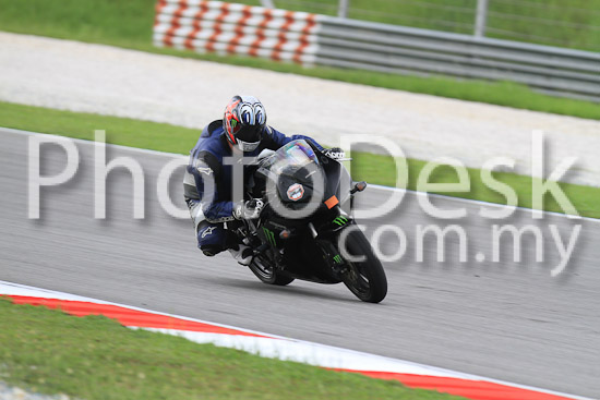 01_101030_00542_RevClub