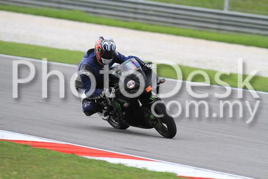 01_101030_00543_RevClub