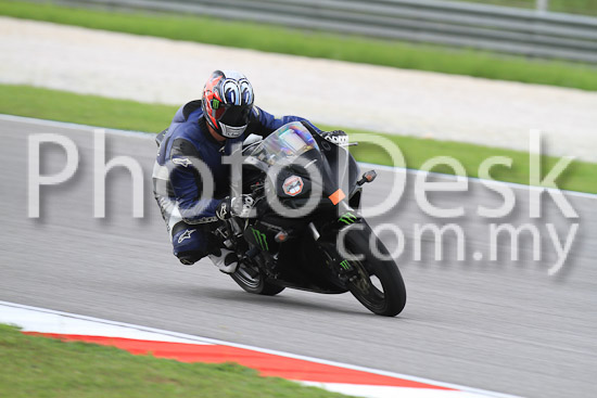 01_101030_00544_RevClub