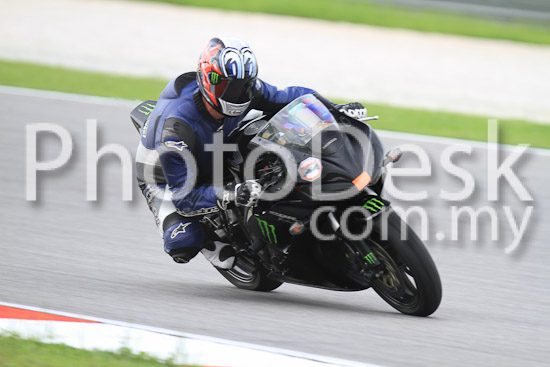 01_101030_00546_RevClub