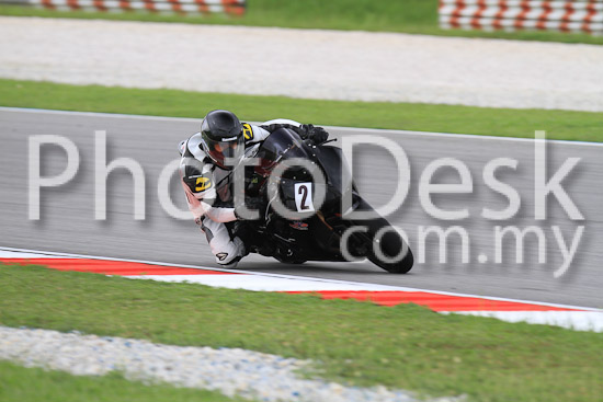 01_101030_00561_RevClub