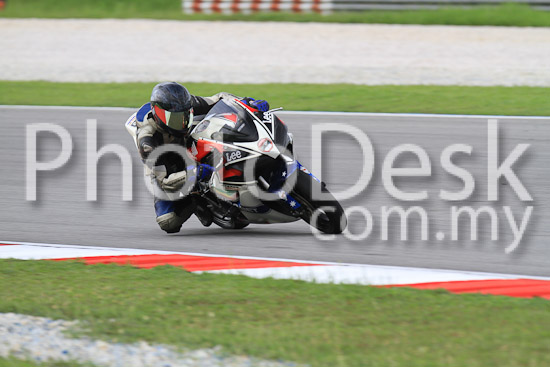 01_101030_00569_RevClub