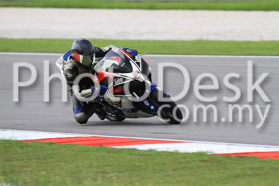 01_101030_00570_RevClub