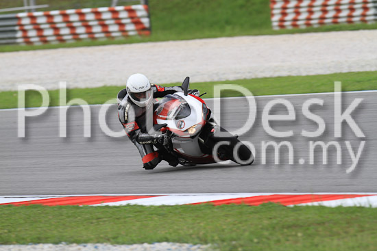 01_101030_00594_RevClub